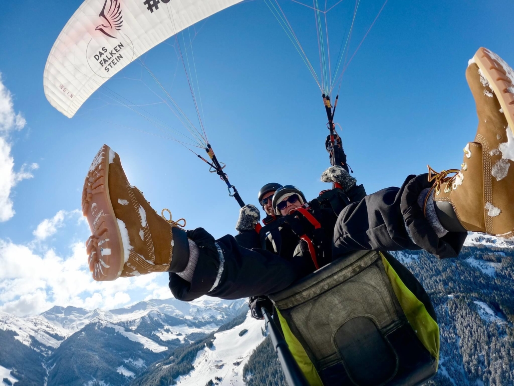 Paragliding in Zell am See in winter